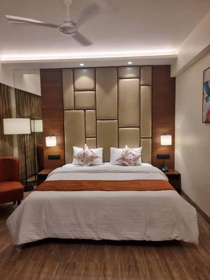 Hotel El Magnifico Szúrat Kültér fotó