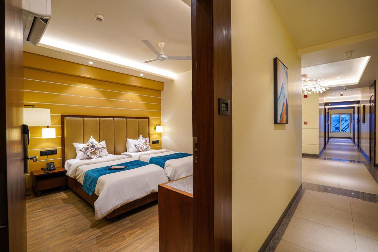 Hotel El Magnifico Szúrat Kültér fotó
